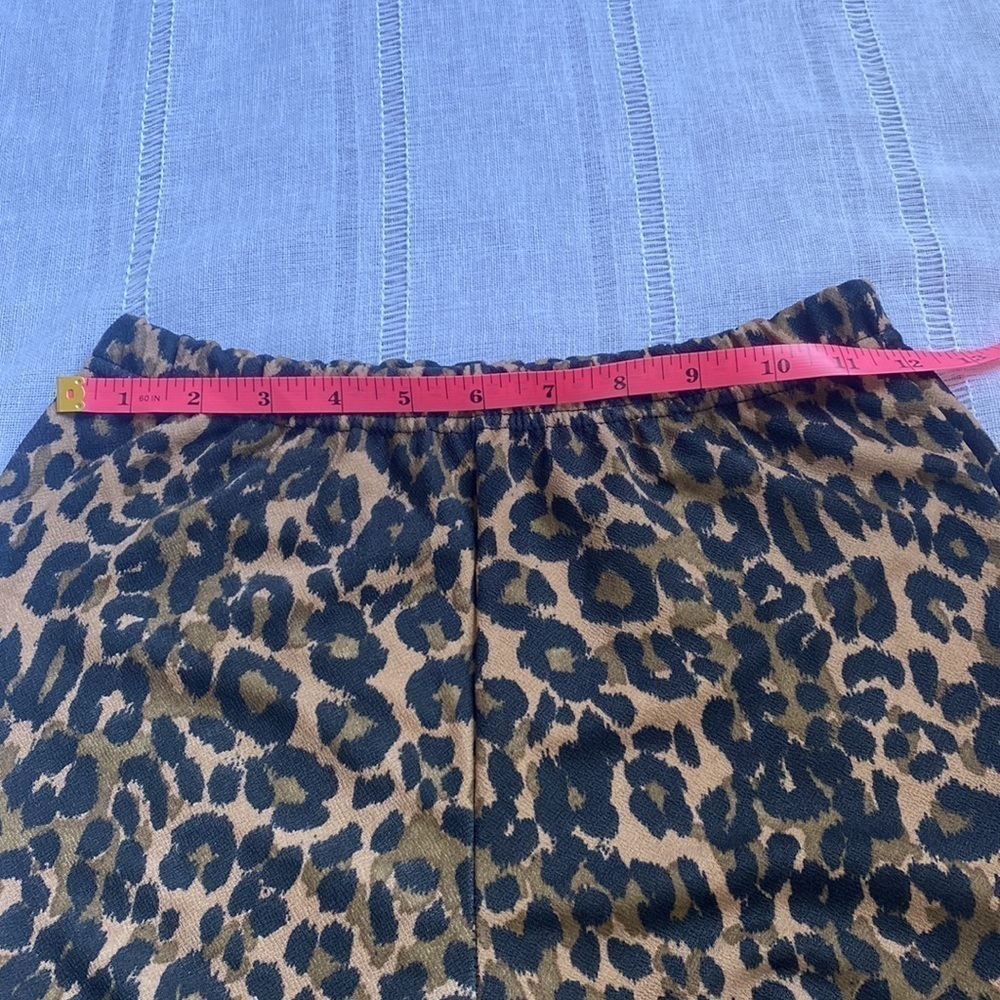 Nasty Gal fit and flare cheetah print leggings. - Picture 6 of 12